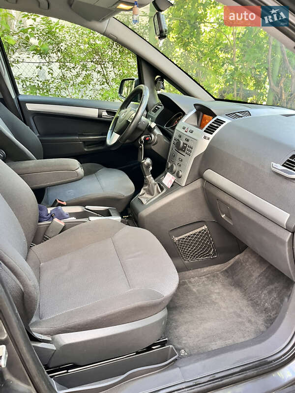 Минивэн Opel Zafira 2009 в Ивано-Франковске