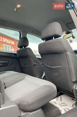 Минивэн Opel Zafira 2006 в 