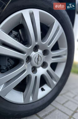 Мінівен Opel Zafira 2013 в 