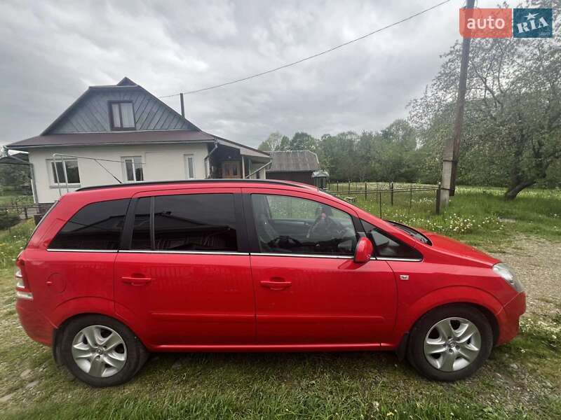 Минивэн Opel Zafira 2011 в Ивано-Франковске