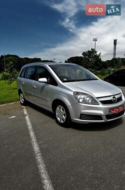 Минивэн Opel Zafira 2007 в 