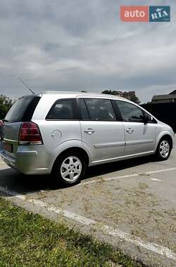 Минивэн Opel Zafira 2007 в 