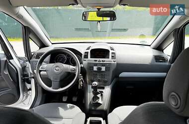 Минивэн Opel Zafira 2007 в 