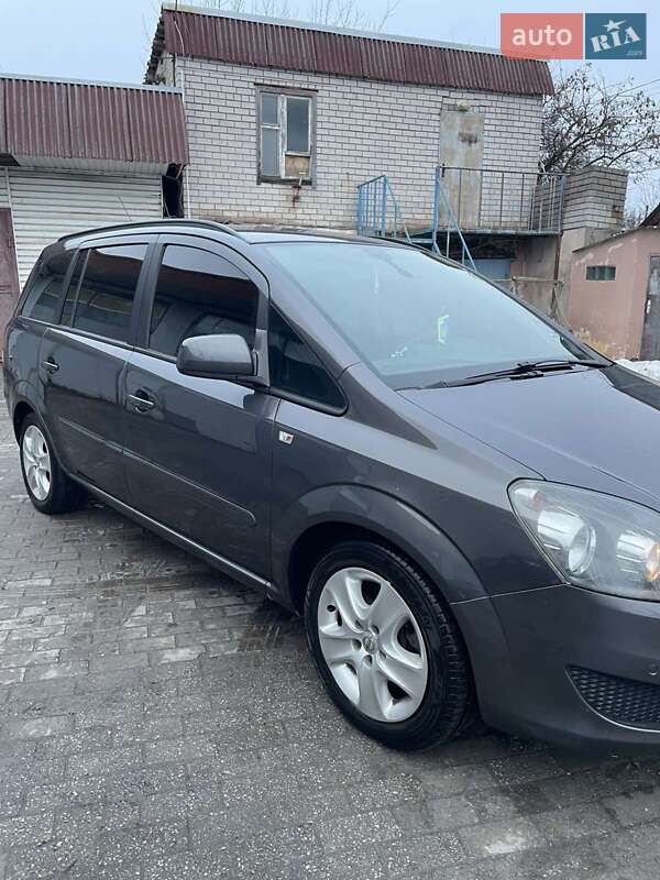 Opel Zafira 2012