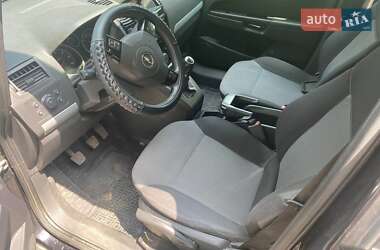 Минивэн Opel Zafira 2011 в 