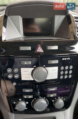 Мінівен Opel Zafira 2010 в 