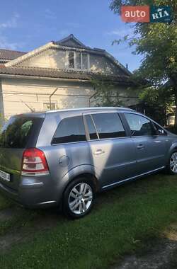 Минивэн Opel Zafira 2008 в 