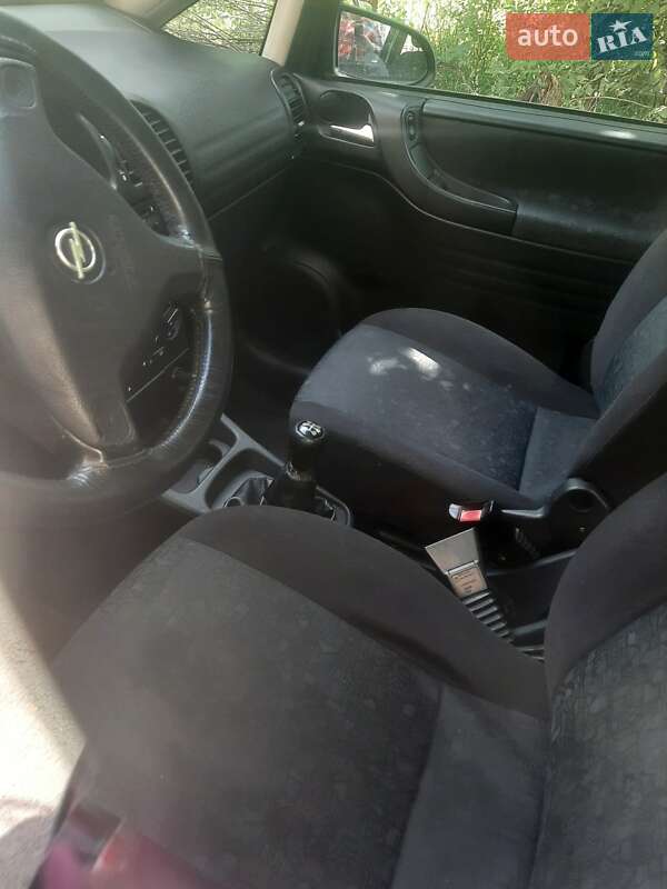 Минивэн Opel Zafira 2000 в Киеве