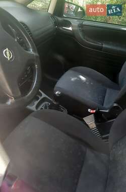 Минивэн Opel Zafira 2000 в 