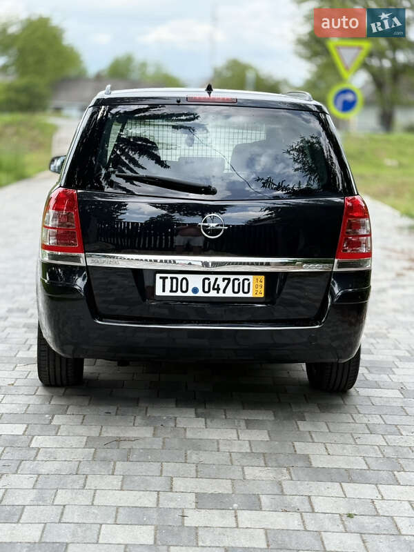 Мінівен Opel Zafira 2012 в Старокостянтинові
