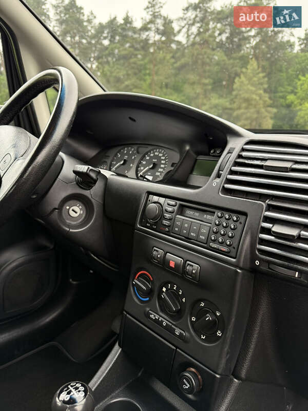 Минивэн Opel Zafira 2001 в Луцке