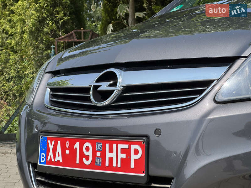 Минивэн Opel Zafira 2012 в Львове