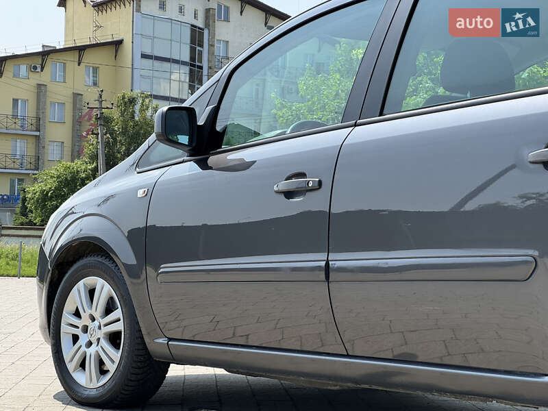 Минивэн Opel Zafira 2012 в Львове