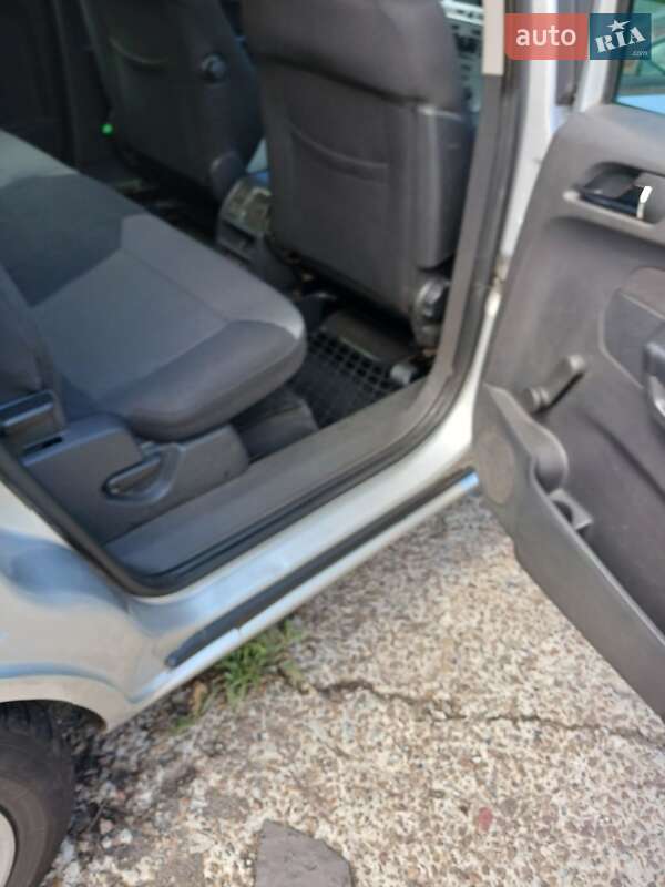 Мінівен Opel Zafira 2009 в Чернігові