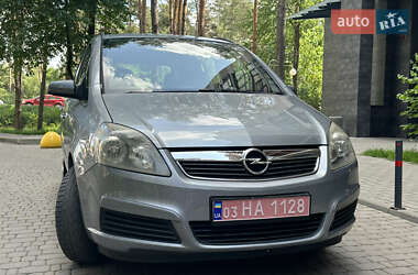 Минивэн Opel Zafira 2007 в 