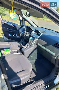 Минивэн Opel Zafira 2009 в 
