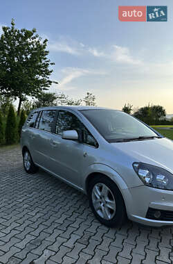 Мінівен Opel Zafira 2011 в 
