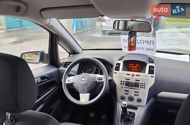 Минивэн Opel Zafira 2008 в 