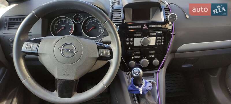 Микровэн Opel Zafira 2012 в Киеве