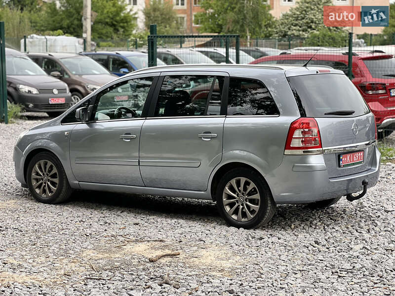 Минивэн Opel Zafira 2011 в Виннице