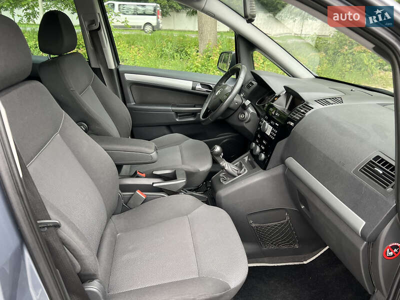 Минивэн Opel Zafira 2011 в Виннице