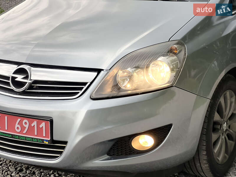 Минивэн Opel Zafira 2011 в Виннице