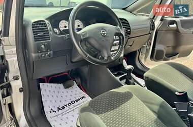 Минивэн Opel Zafira 2003 в 