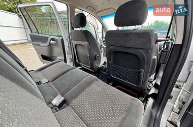 Минивэн Opel Zafira 2003 в 