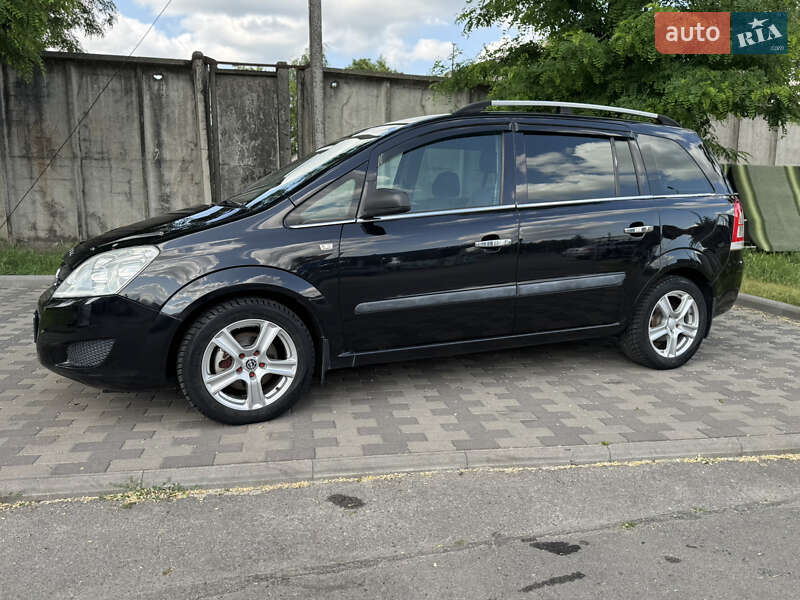 Мінівен Opel Zafira 2009 в Лубнах