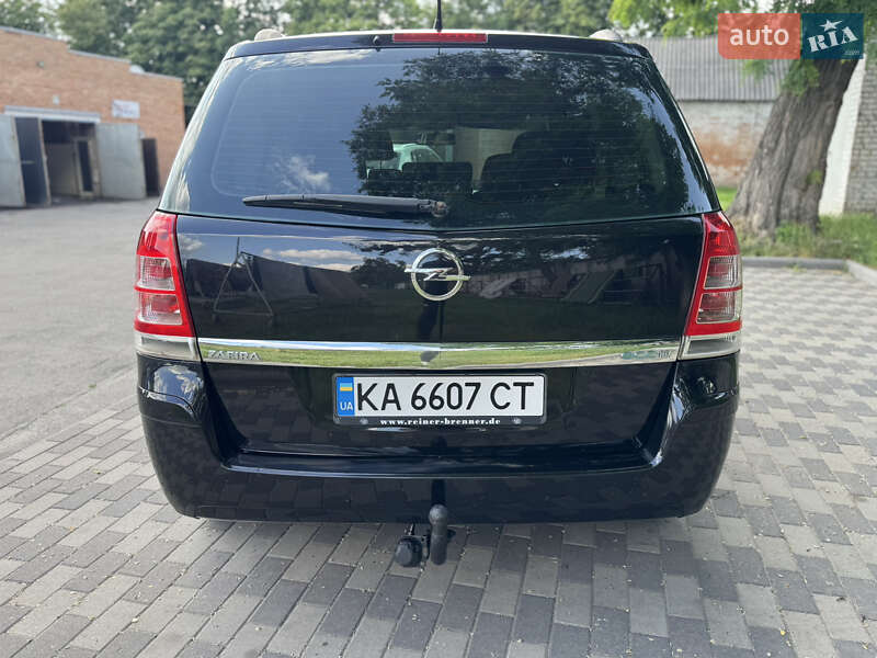 Мінівен Opel Zafira 2009 в Лубнах
