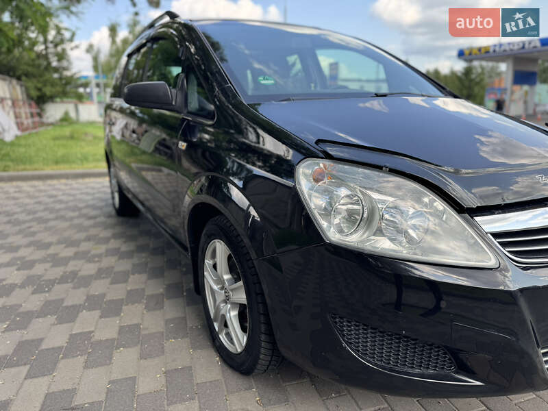 Мінівен Opel Zafira 2009 в Лубнах