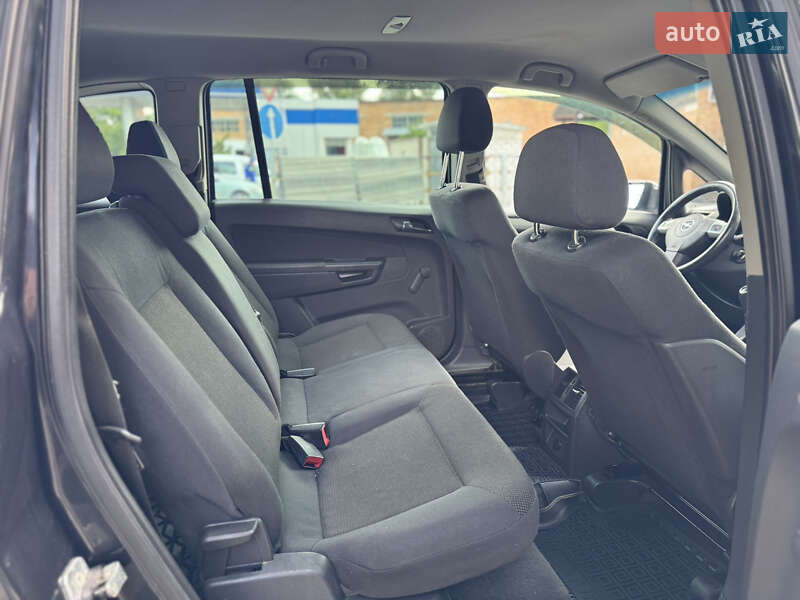 Мінівен Opel Zafira 2009 в Лубнах