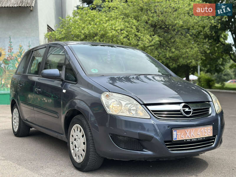 Минивэн Opel Zafira 2008 в Ровно