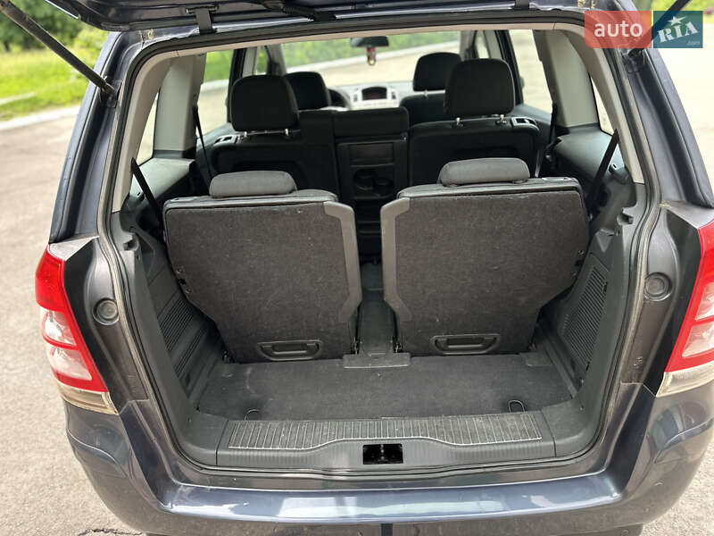 Минивэн Opel Zafira 2008 в Ровно