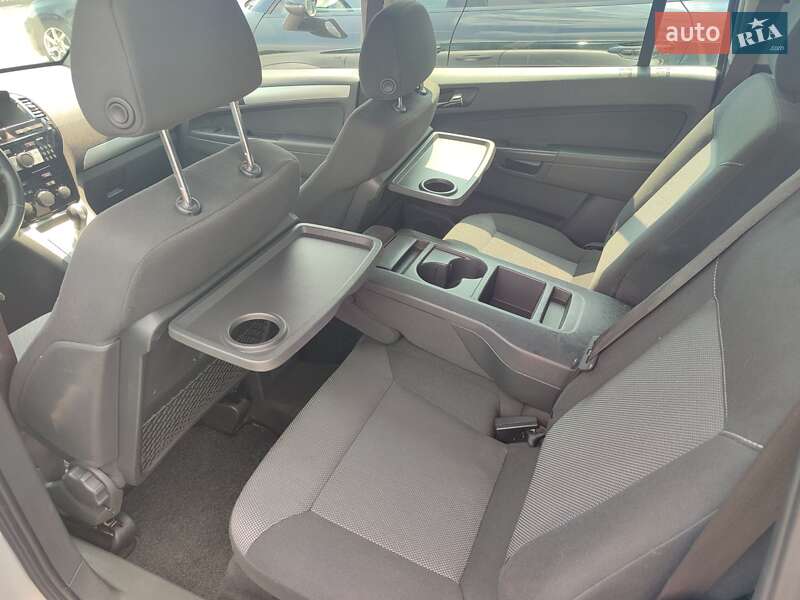 Минивэн Opel Zafira 2011 в Киеве