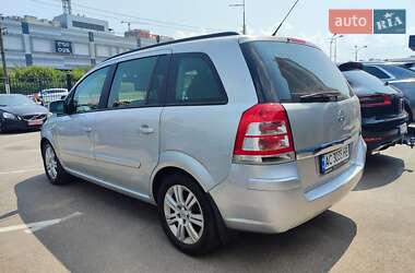 Минивэн Opel Zafira 2011 в 