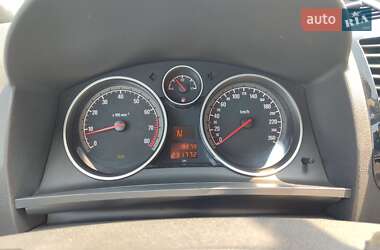 Минивэн Opel Zafira 2011 в 