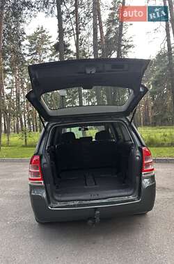 Мінівен Opel Zafira 2011 в 