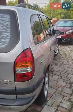 Мінівен Opel Zafira 2000 в 