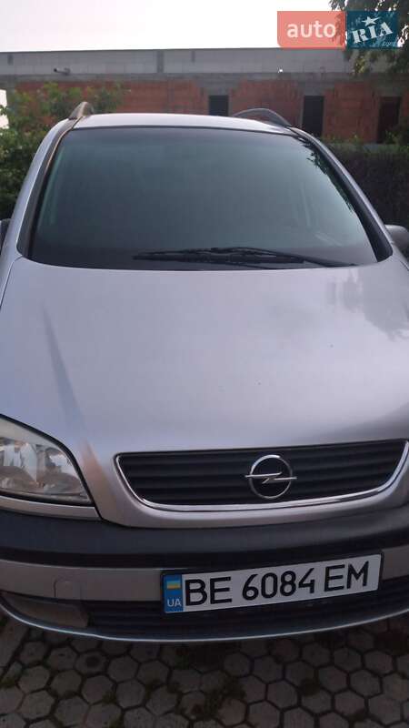 Мінівен Opel Zafira 2000 в Ужгороді