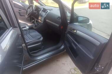 Минивэн Opel Zafira 2010 в 