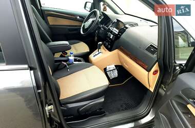 Минивэн Opel Zafira 2009 в 