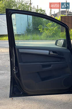 Минивэн Opel Zafira 2006 в 