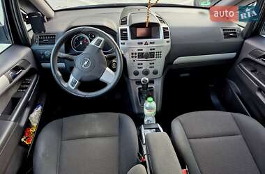 Минивэн Opel Zafira 2010 в 