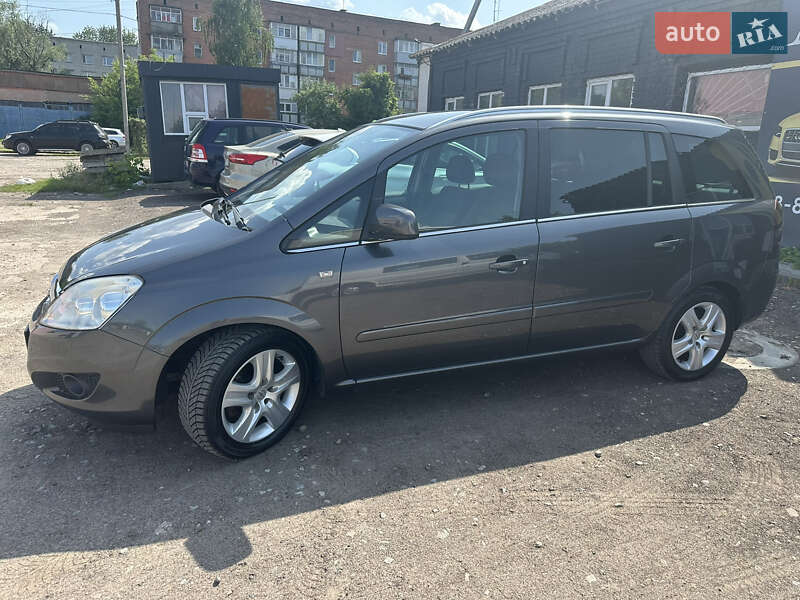 Минивэн Opel Zafira 2010 в Нежине