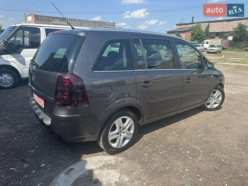 Минивэн Opel Zafira 2010 в Нежине