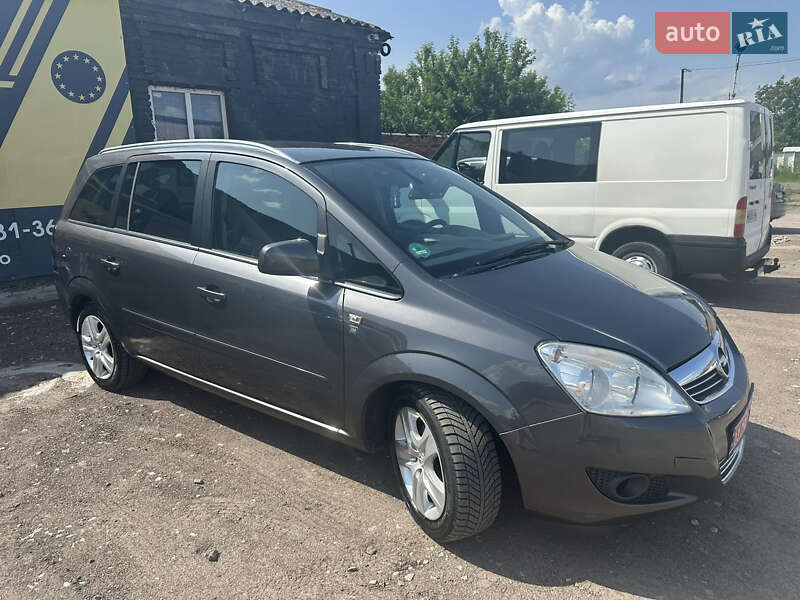 Минивэн Opel Zafira 2010 в Нежине