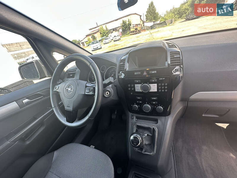 Минивэн Opel Zafira 2010 в Нежине
