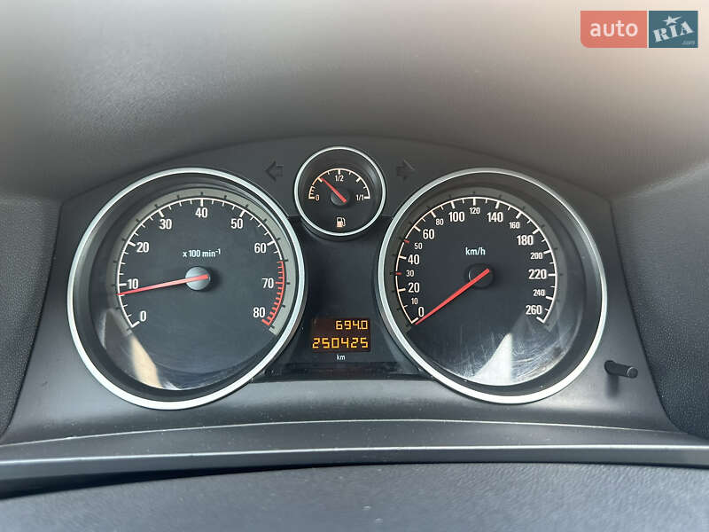 Минивэн Opel Zafira 2010 в Нежине