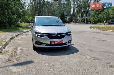 Минивэн Opel Zafira 2018 в 